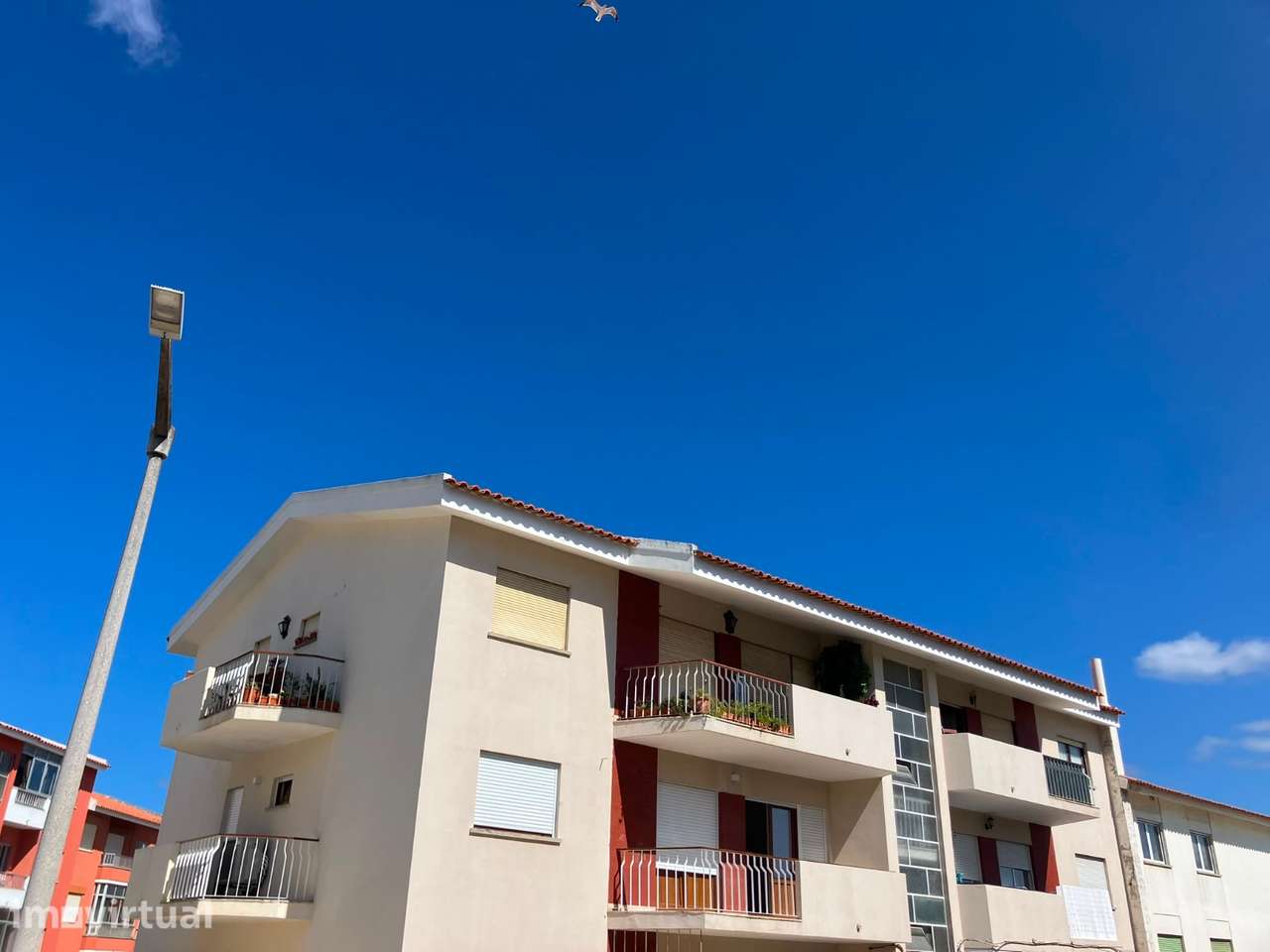 T3 Remodelado no Coração de Cascais com 2 Varandas e Ar Condicionado - Grande imagem: 3/39