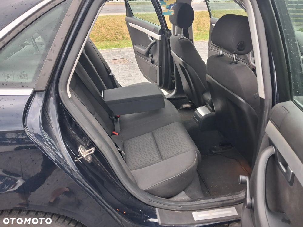 Audi A4 Limousine - 13