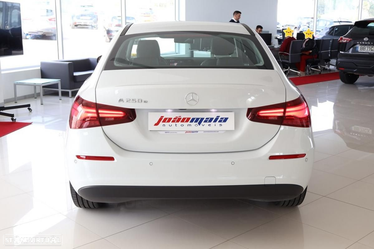 Mercedes-Benz A 250 Limousine e - 8
