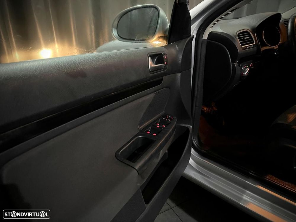 VW Golf Variant 1.6 TDi DPF Comfortline - 20