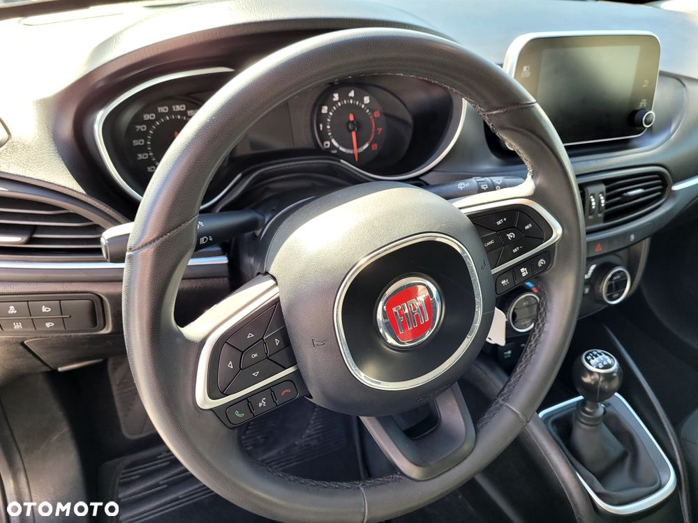 Fiat Tipo 1.4 T-Jet 16v Lounge EU6d - 13