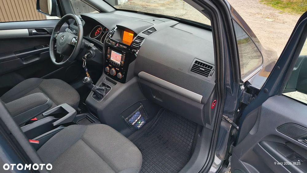 Opel Zafira - 15