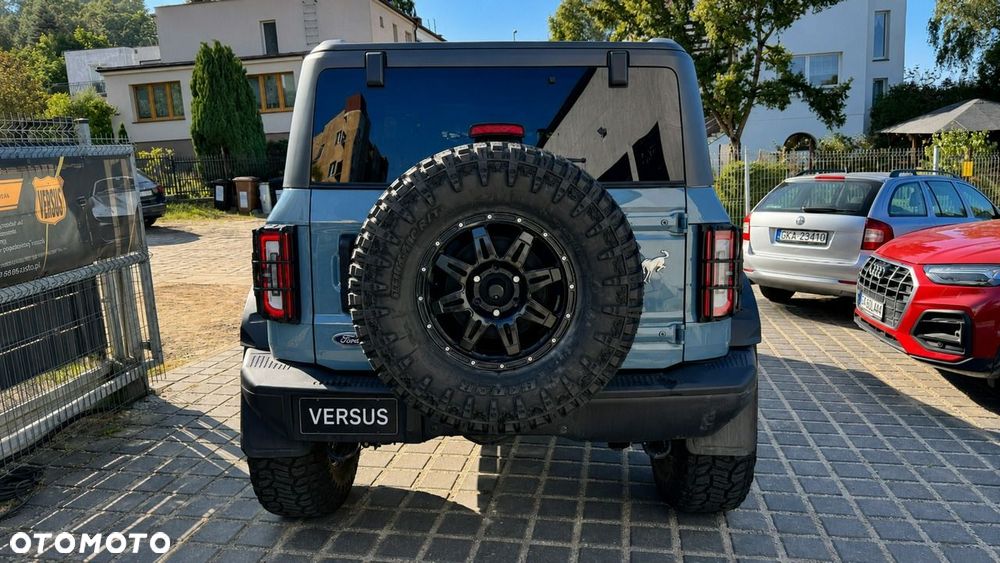 Ford Bronco - 5