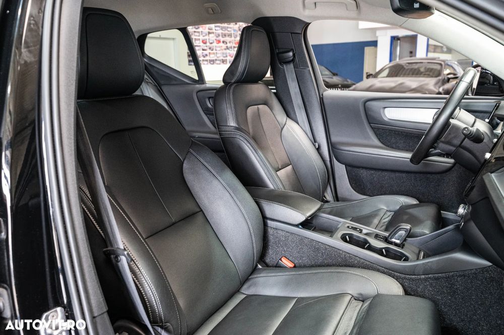 Volvo XC 40 T5 Twin Engine DKG Momentum Pro - 28
