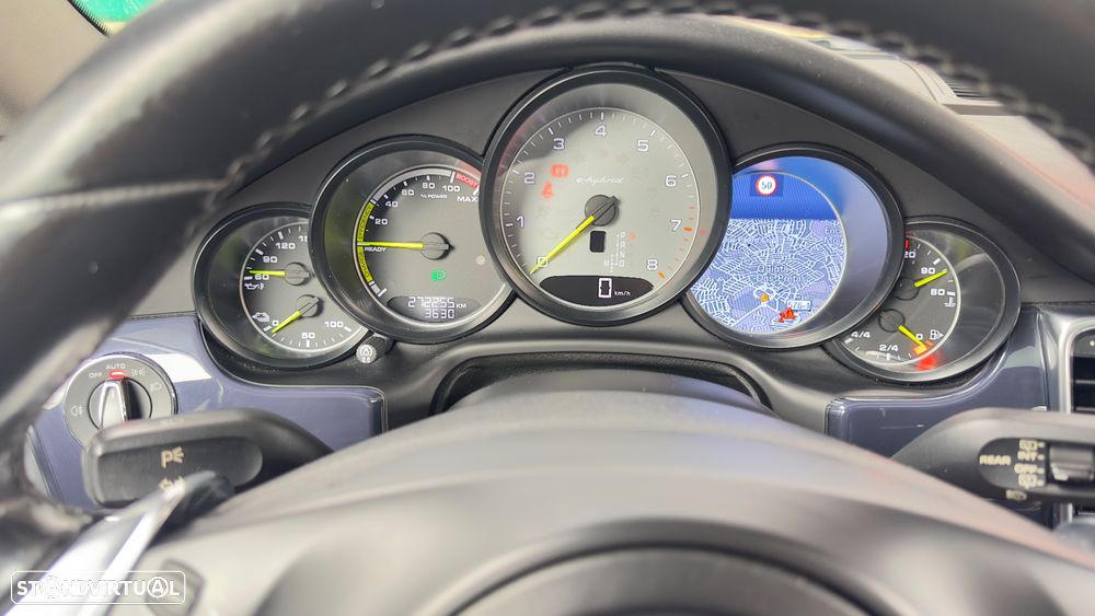 Porsche Panamera - 16