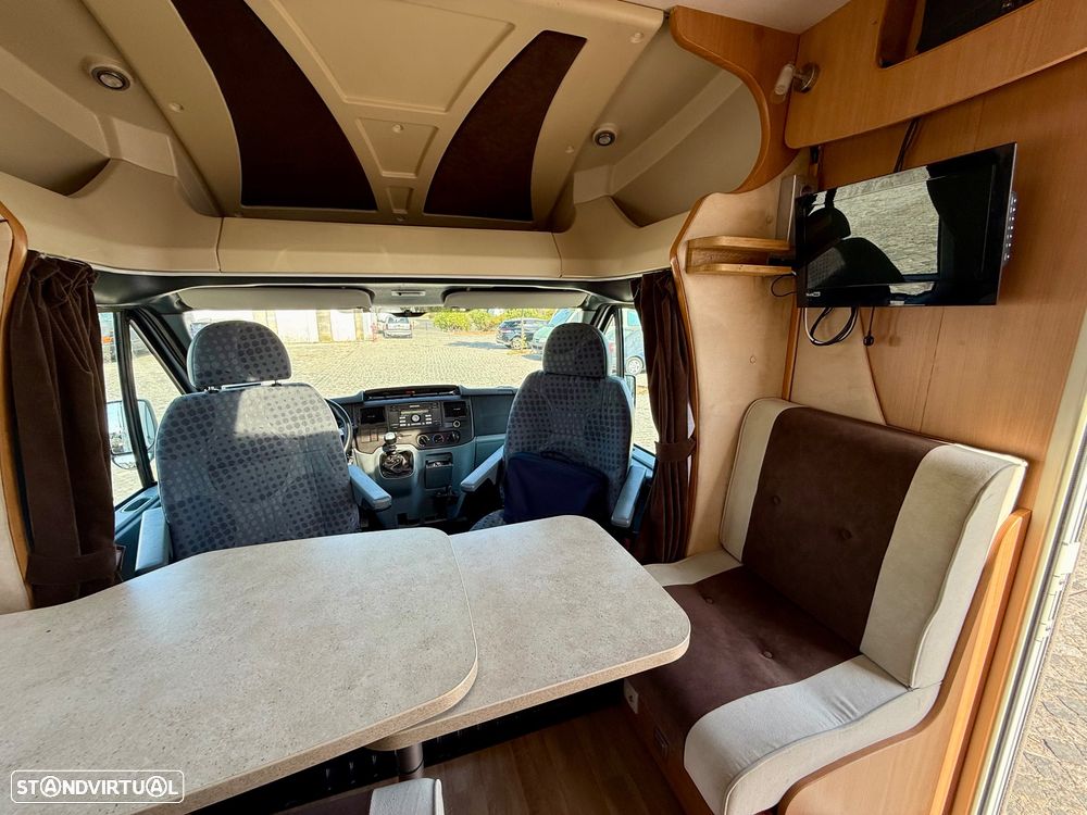 Chausson Flash 28 - Cama Central - 13