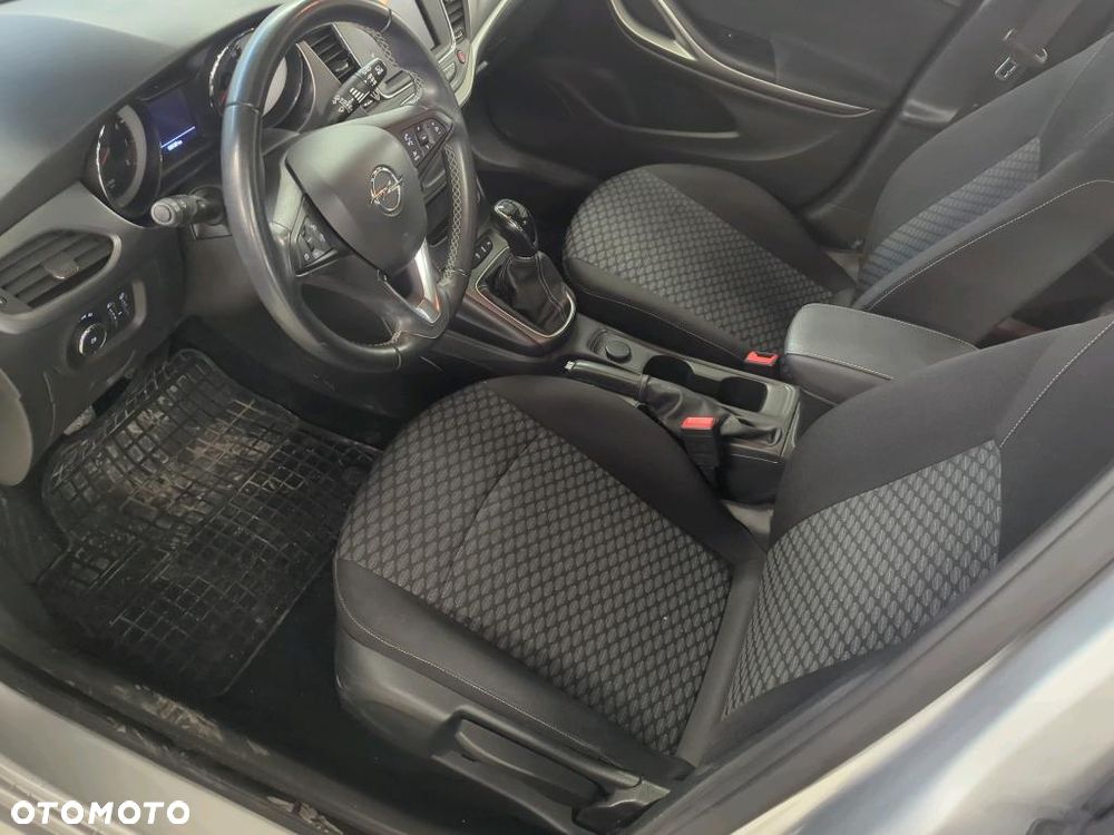 Opel Astra 1.2 T Edition S&S - 12