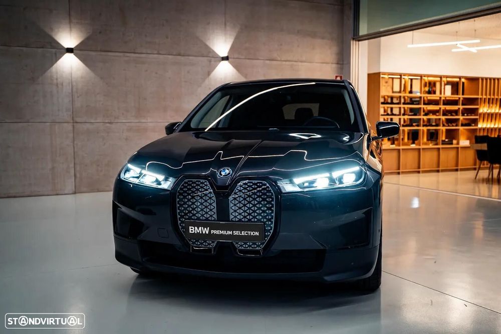 BMW iX xDrive 40 - 8