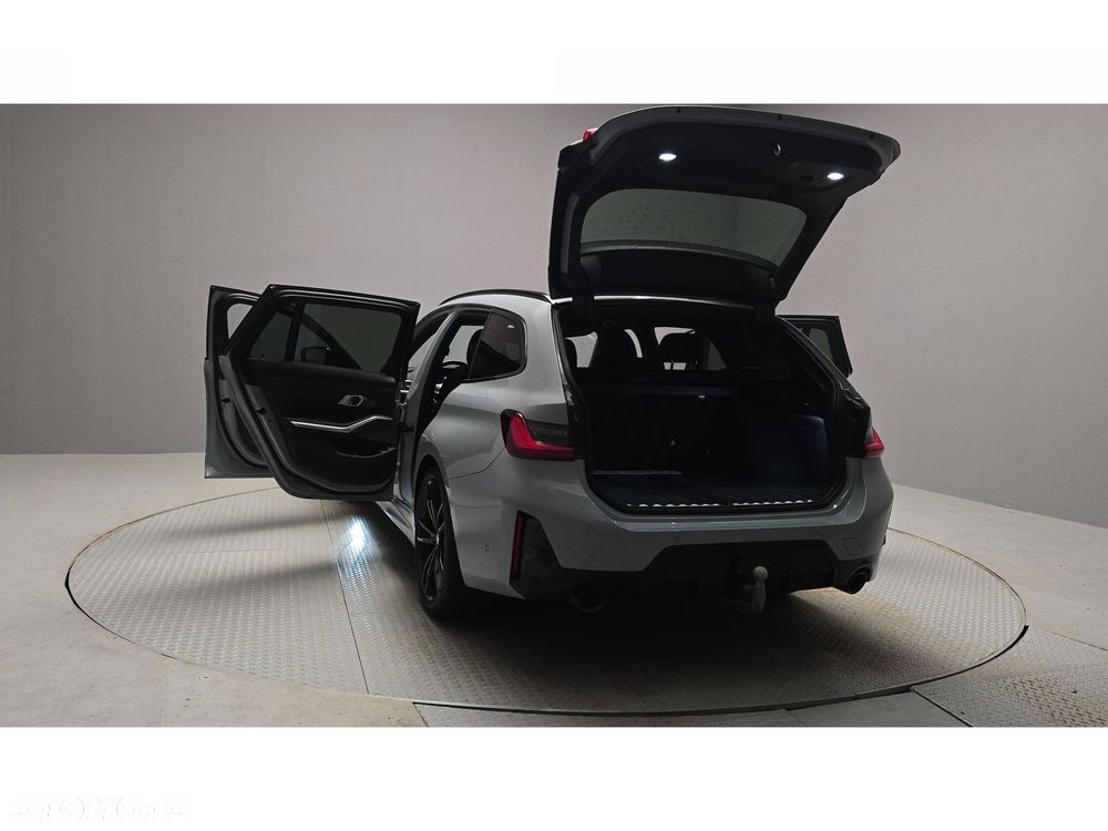 BMW Seria 3 320d xDrive M Sport - 9
