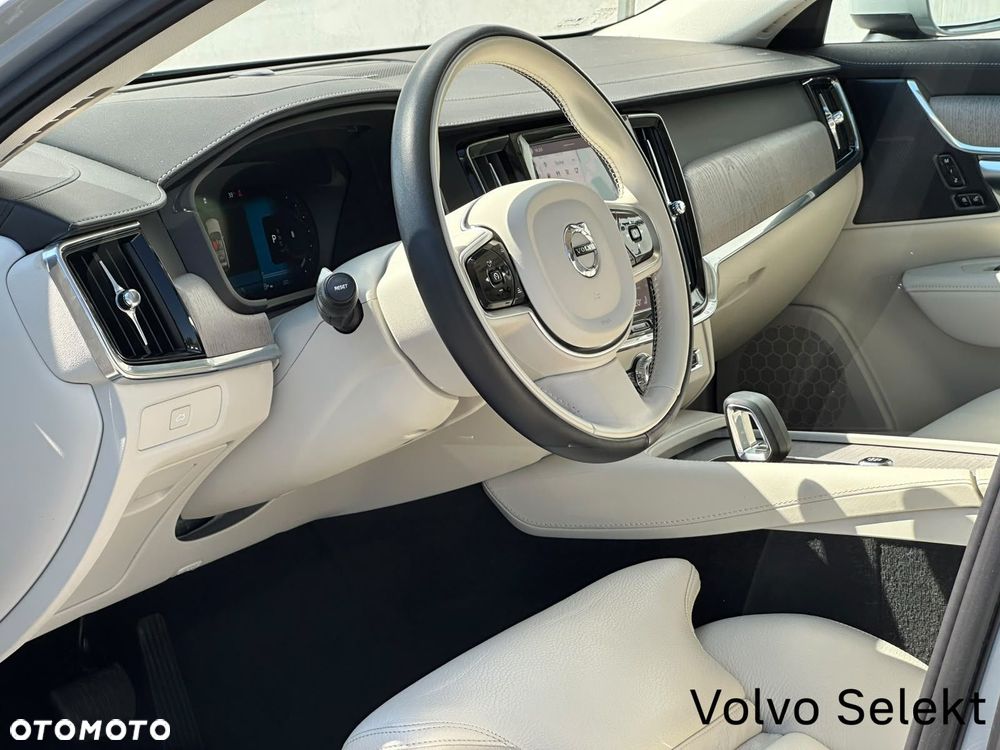 Volvo V90 Cross Country - 27