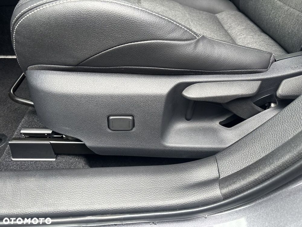 Toyota Corolla 2.0 Hybrid Style - 20