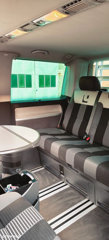 Volkswagen Multivan - 23