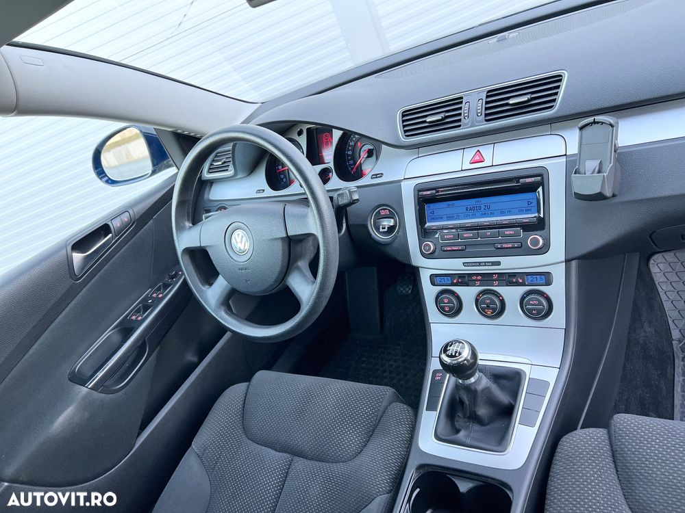 Volkswagen Passat ver-variant-2-0-blue-tdi-scr-highline - 8