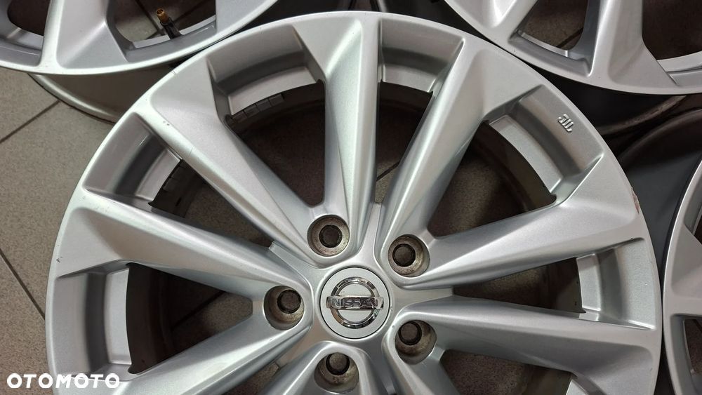 Felgi Aluminiowe 17 Nissan Qashqai J11 5x114.3 ET 40 - 4
