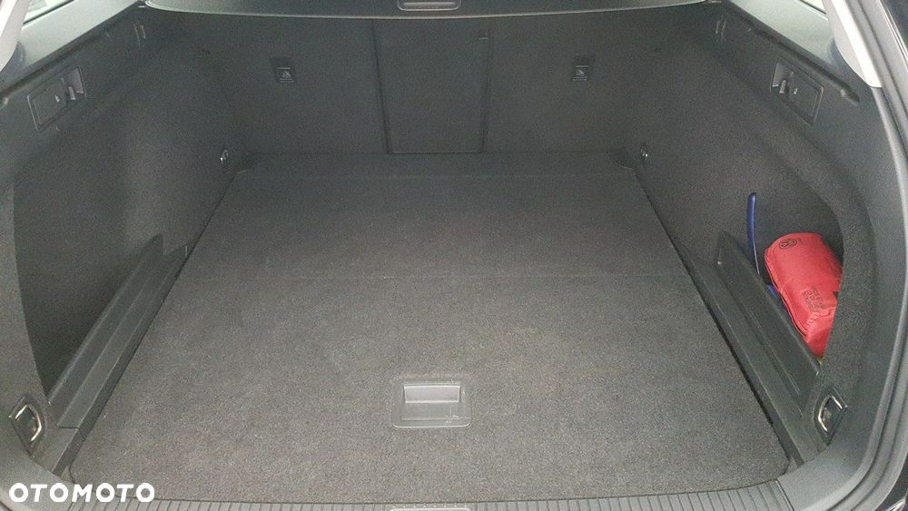 Volkswagen Passat - 17