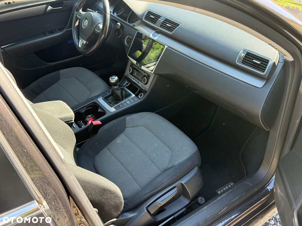 Volkswagen Passat 2.0 TDI DPF Comfortline - 11