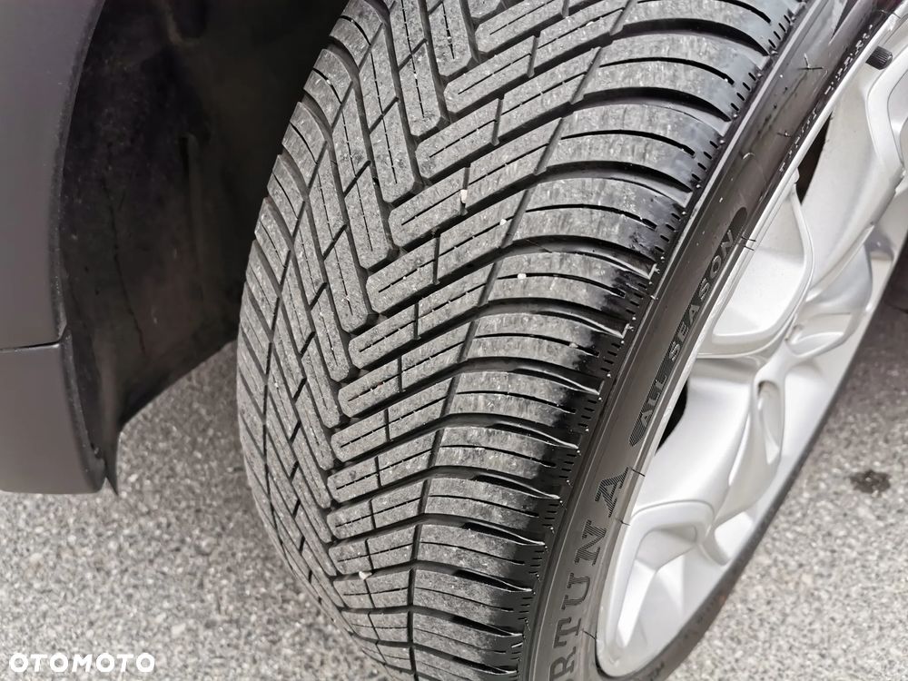 Ford Kuga 2.0 TDCi 2x4 Titanium - 39