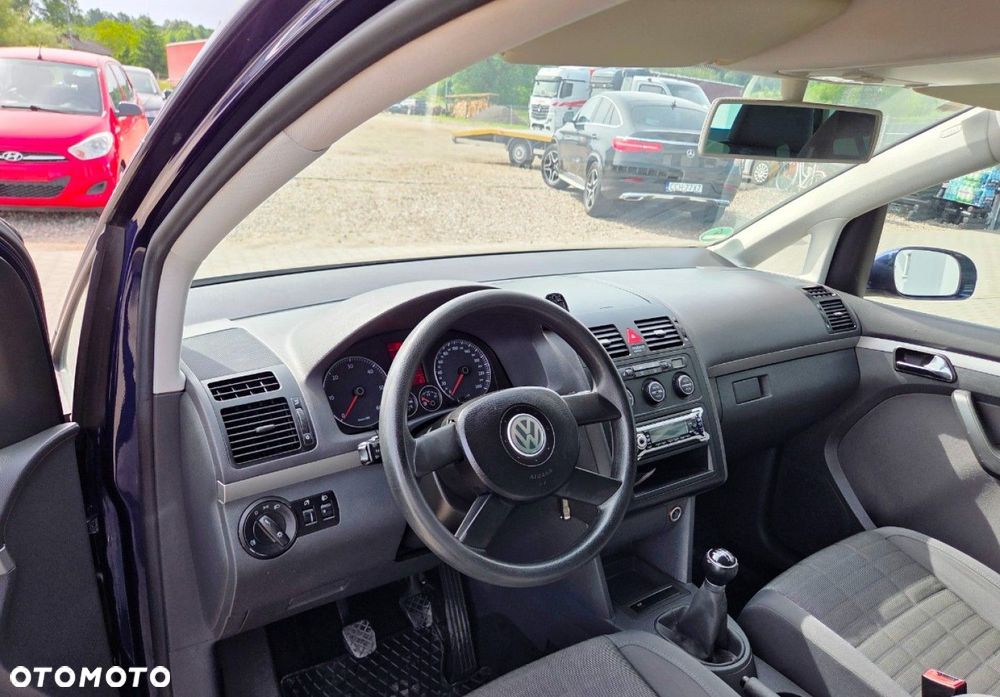 Volkswagen Touran - 6