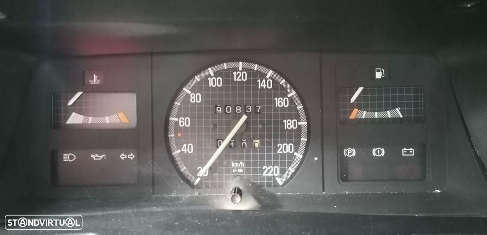 Opel Kadett 1.3 LS - 9