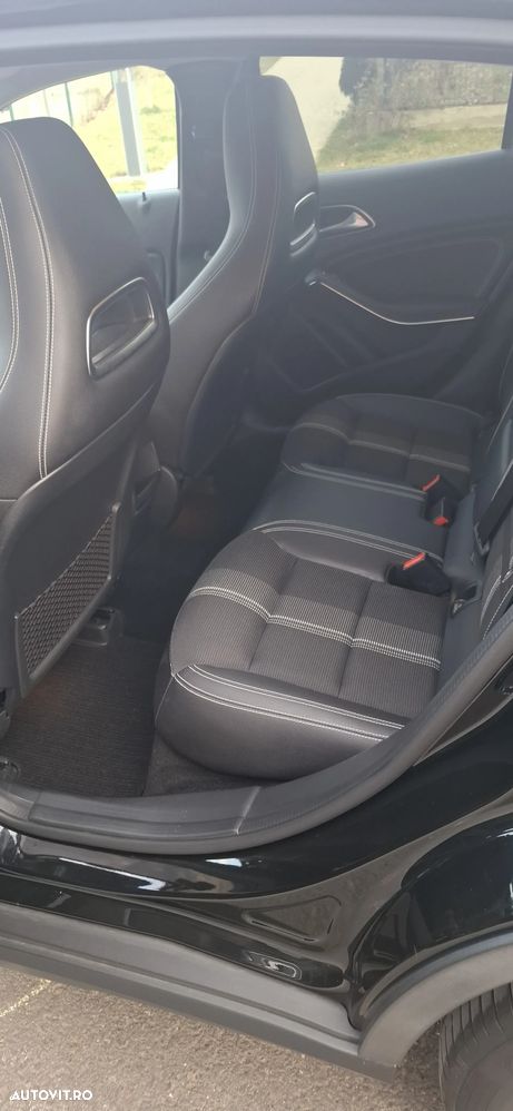 Mercedes-Benz GLA - 11