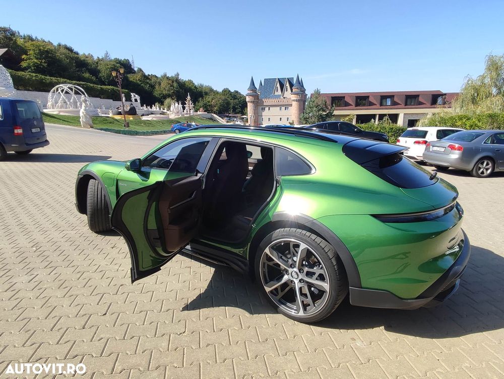 Porsche Taycan - 3