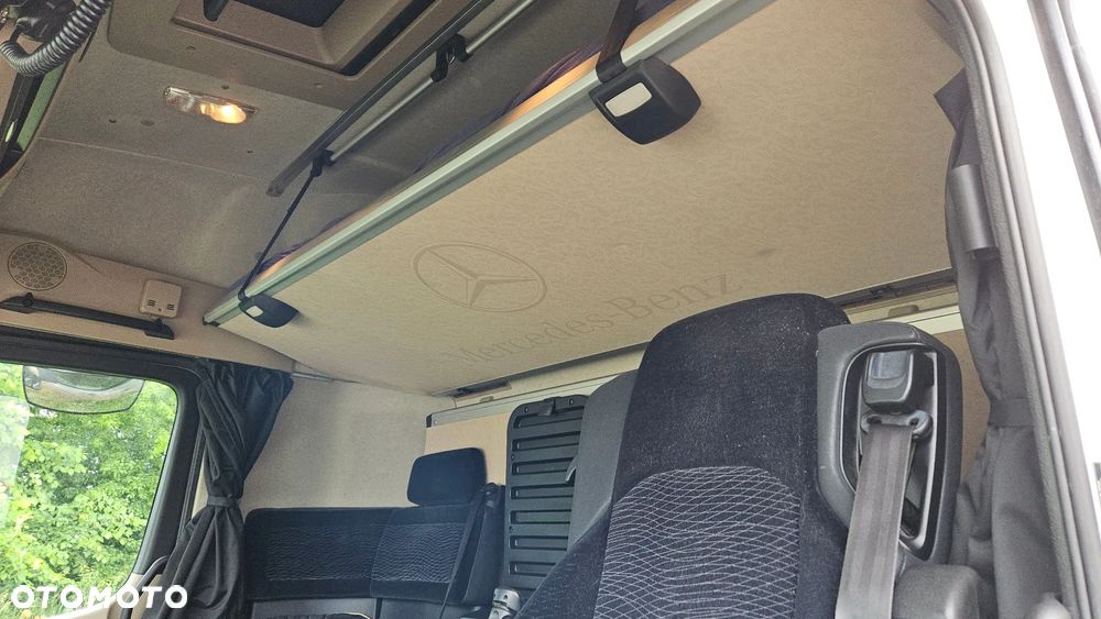 Mercedes-Benz Actros - 7