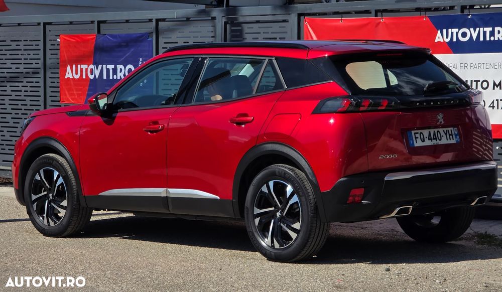 Peugeot 2008 PureTech 130 EAT8 GT - 9