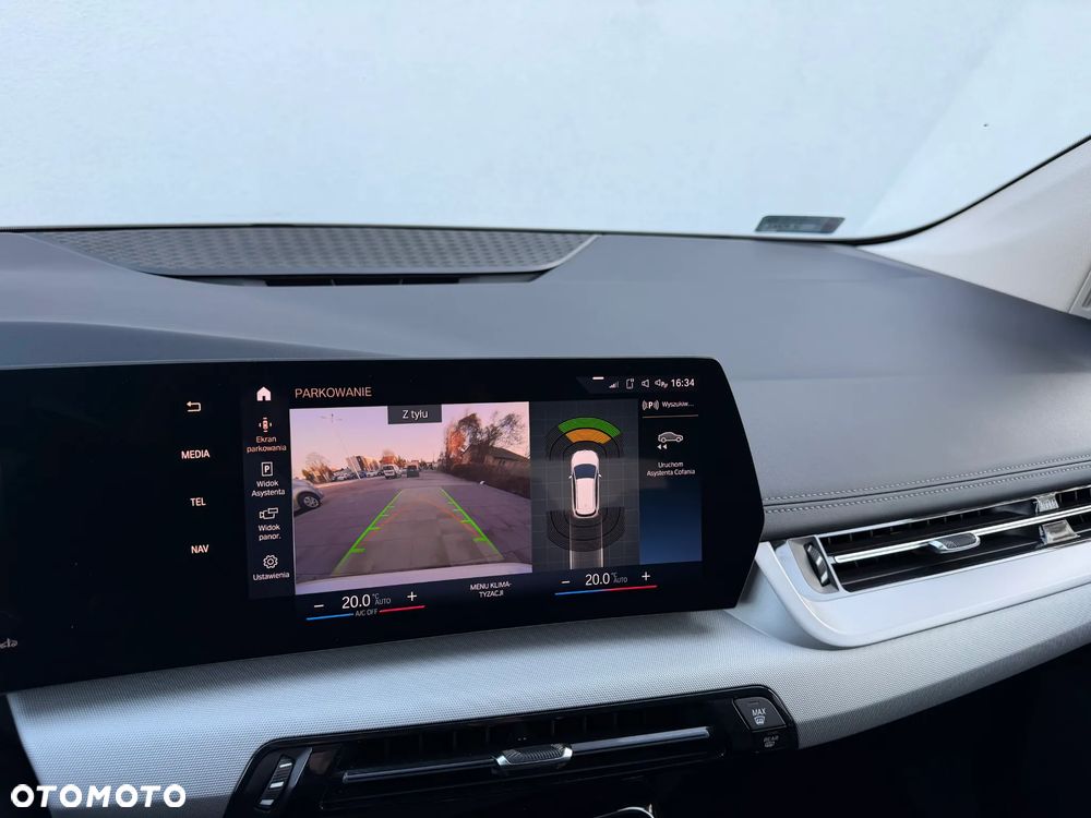 BMW Seria 2 218d - 15