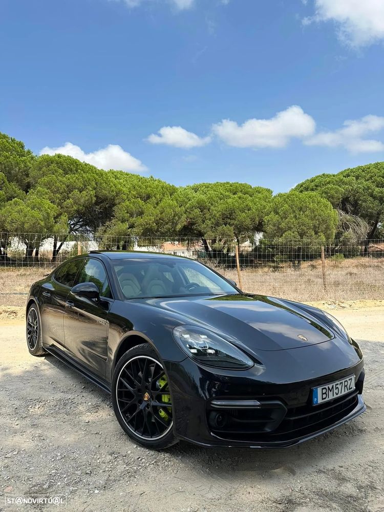 Porsche Panamera - 1