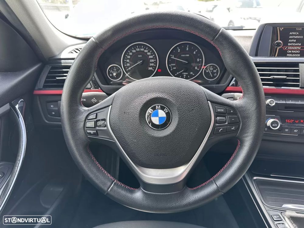 BMW 318 d Sport Line - 33