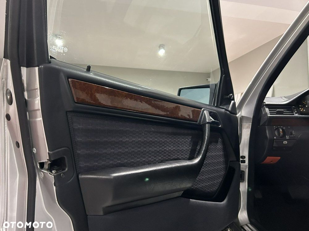 Mercedes-Benz W124 (1984-1993) - 32