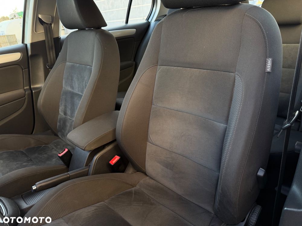 Volkswagen Golf - 21