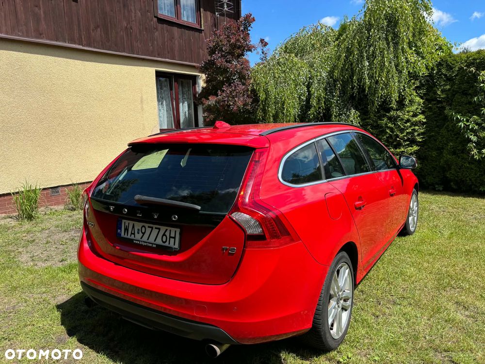 Volvo V60 T3 Momentum - 3