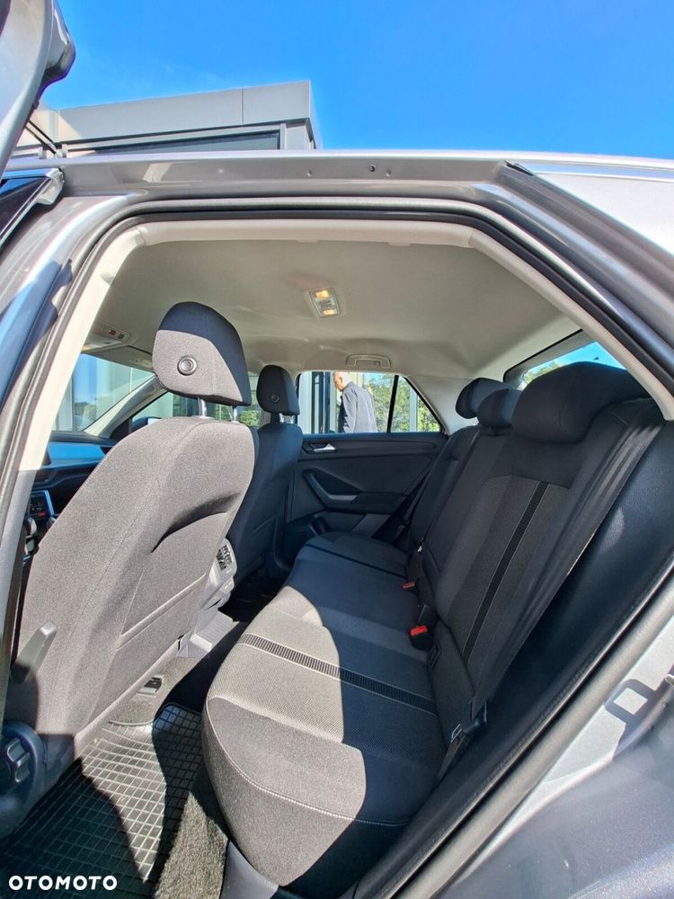 Volkswagen T-Roc - 13