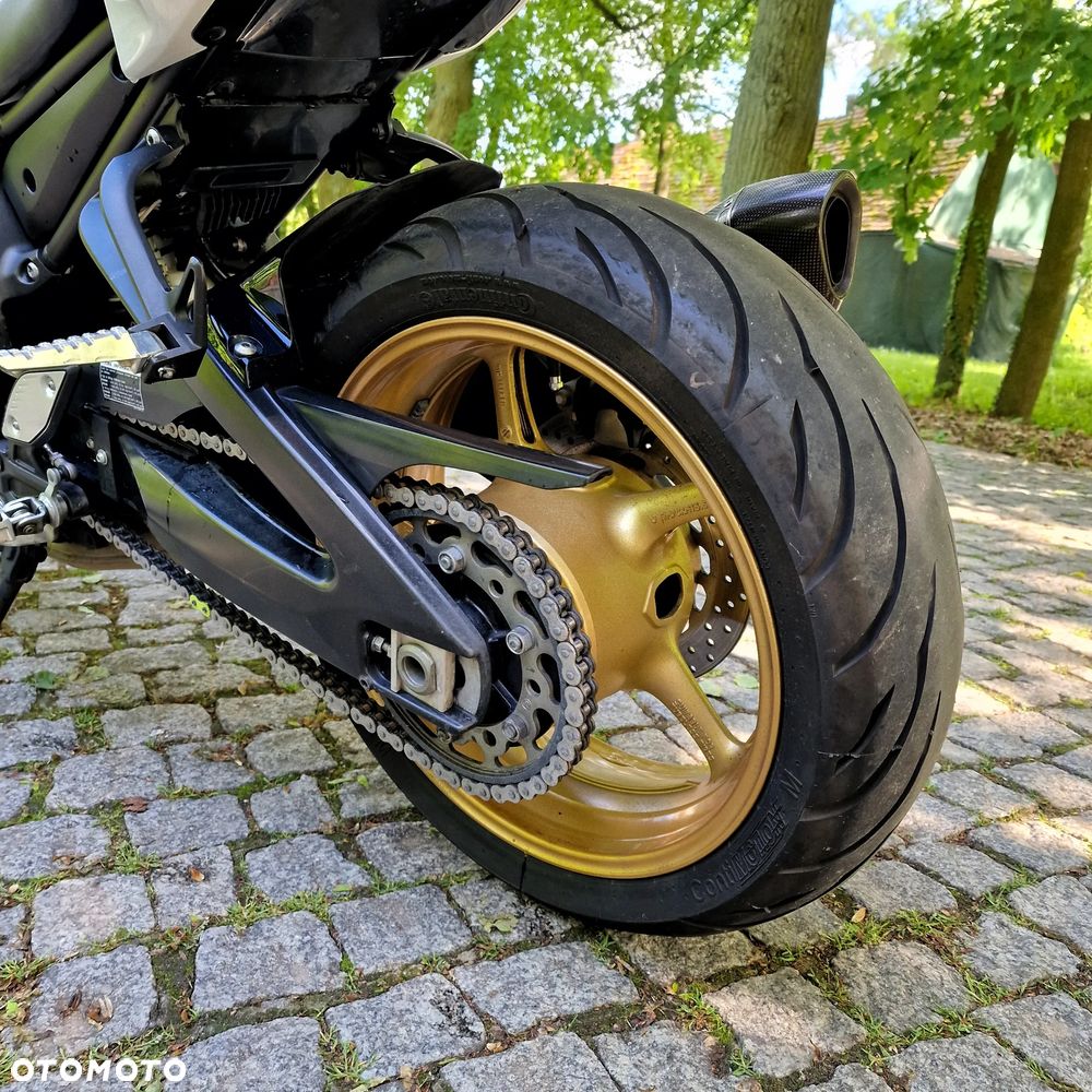Yamaha FZ8 - 5