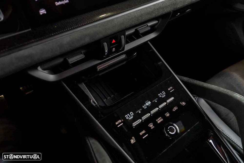 Porsche Cayenne Coupé Turbo E-Hybrid Pacote GT - 27