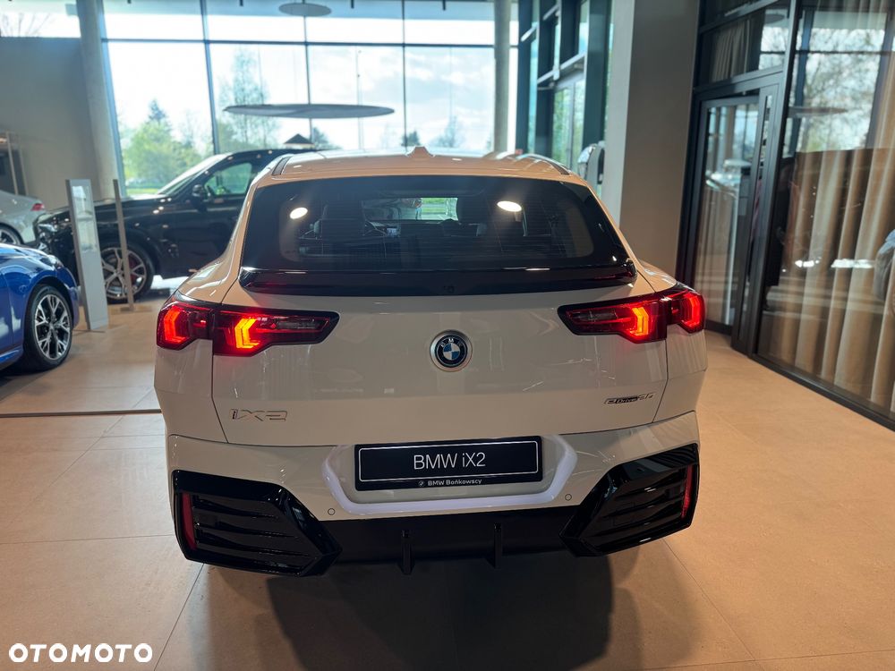 BMW iX2 eDrive20 66.5kWh M Sport Edition - 4