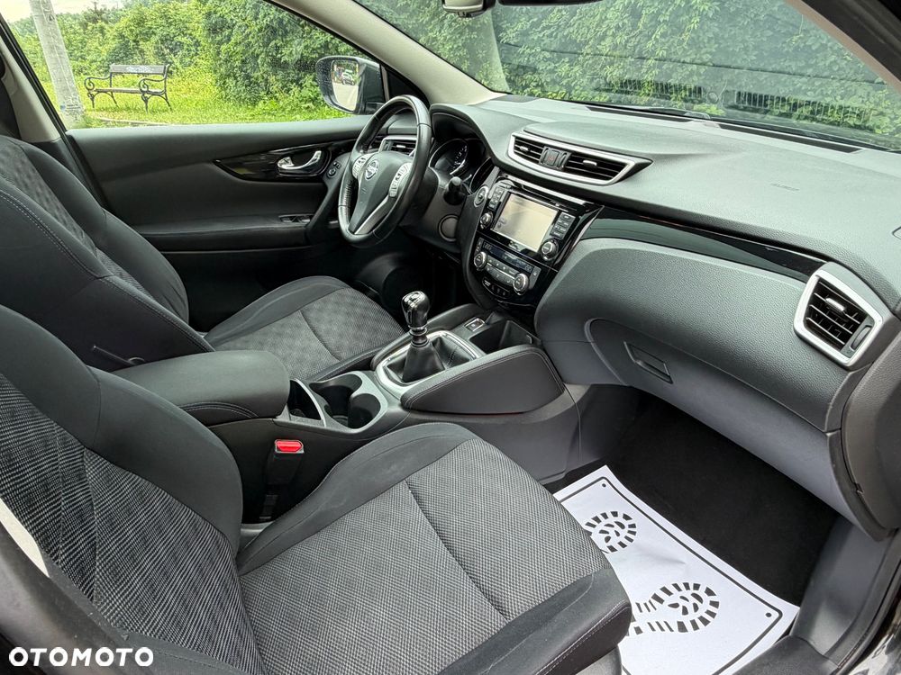 Nissan Qashqai 1.6 DIG-T N-Connecta - 34