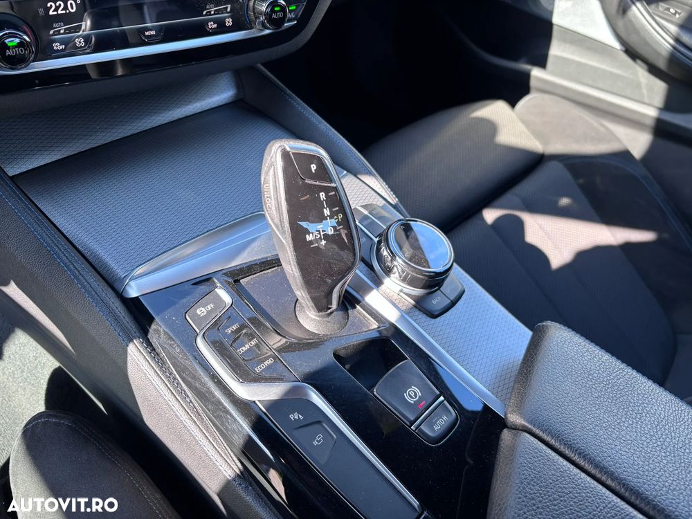 BMW Seria 5 530d xDrive Aut. - 25