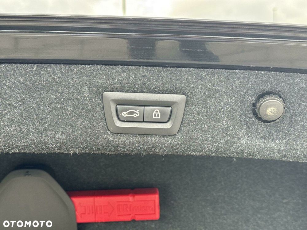 BMW Seria 5 520d M Sport - 31