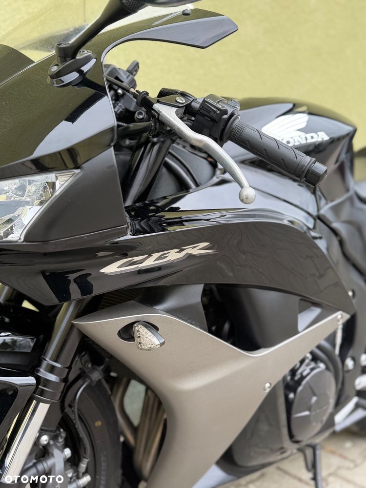 Honda CBR - 29