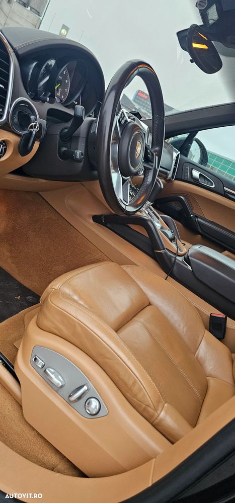 Porsche Cayenne S E-Hybrid Platinum Edition - 23