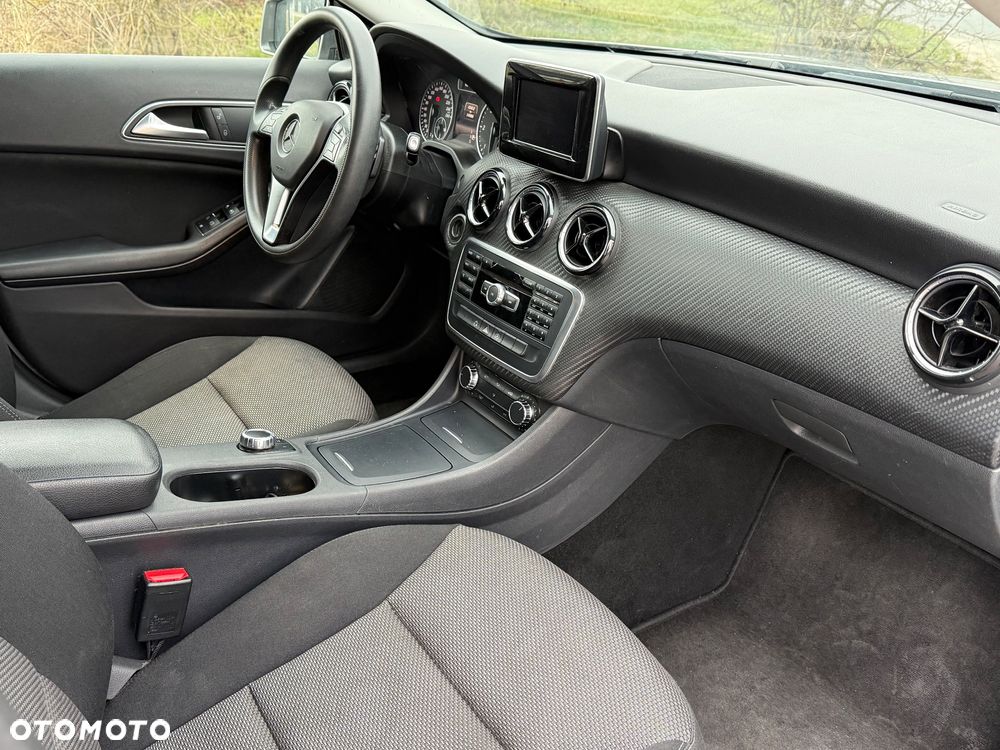 Mercedes-Benz GLA - 12