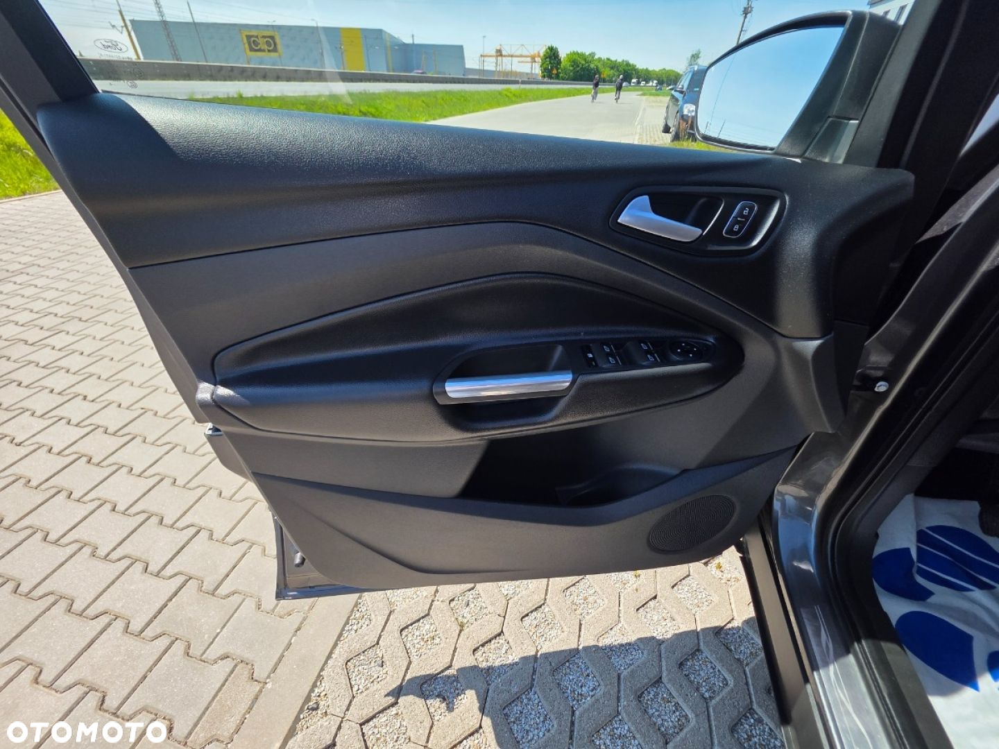 Ford Kuga - 10
