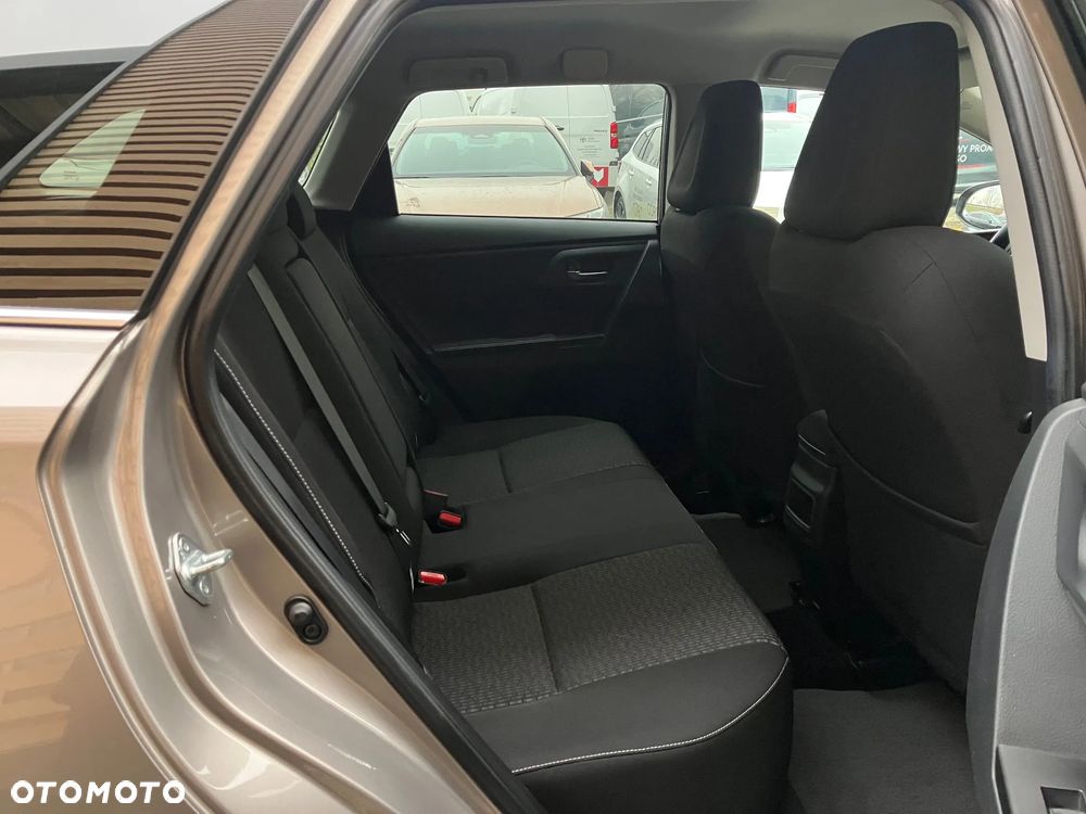 Toyota Auris 1.6 Premium - 14