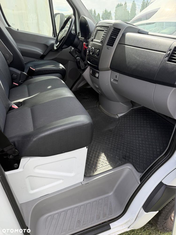 Mercedes-Benz Sprinter - 12