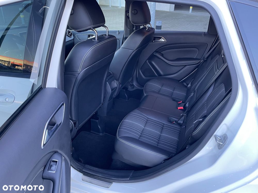 Mercedes-Benz Klasa B 180 CDI (BlueEFFICIENCY) - 15