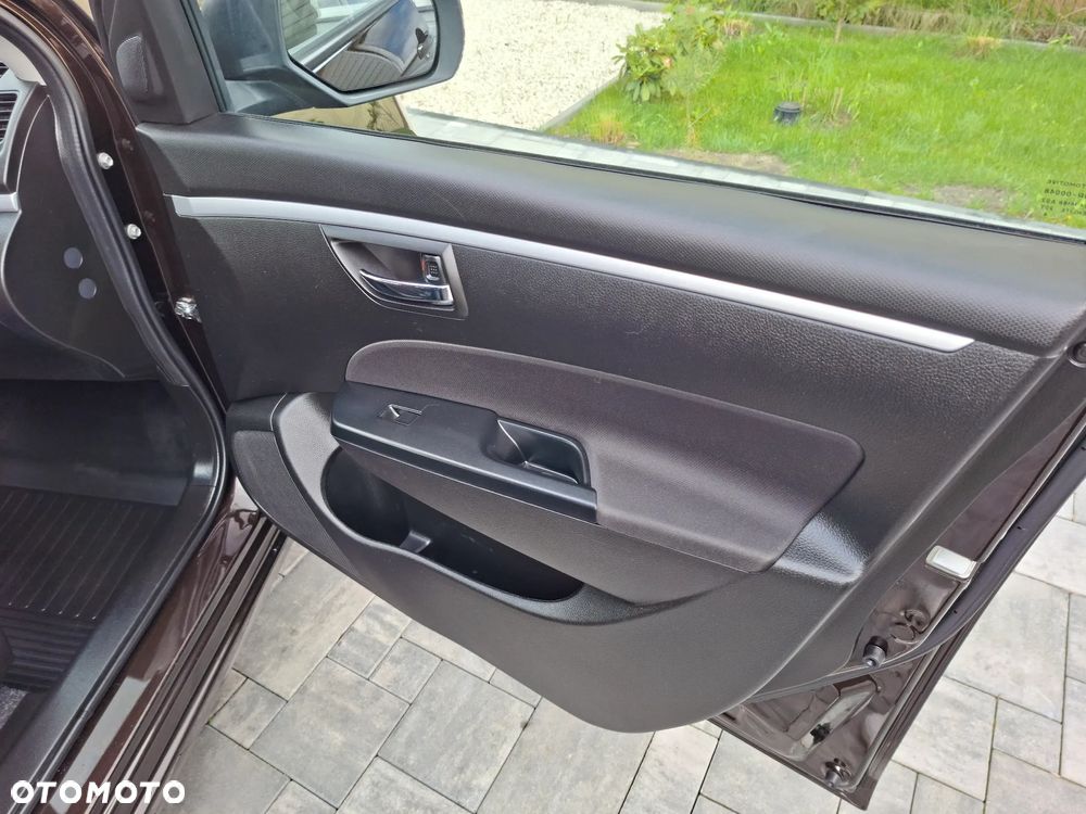 Suzuki Swift 1.2 4x4 Club - 37
