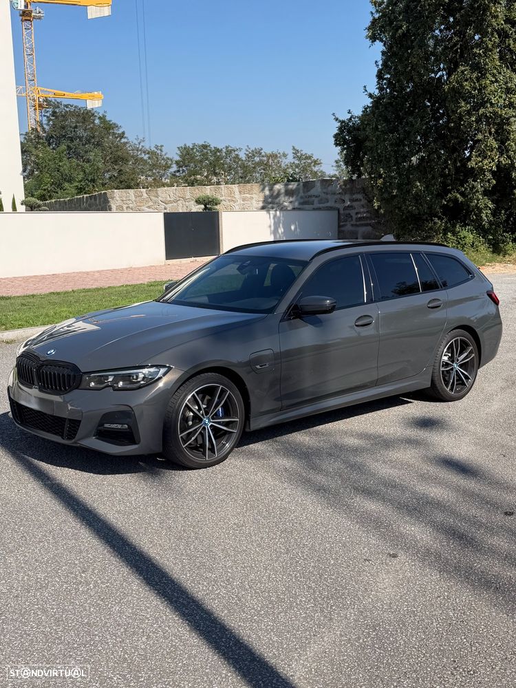 BMW 330 e Pack Desportivo M Auto - 1
