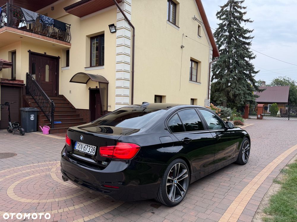 BMW Seria 3 320d Efficient Dynamic Edition Sport Line - 16